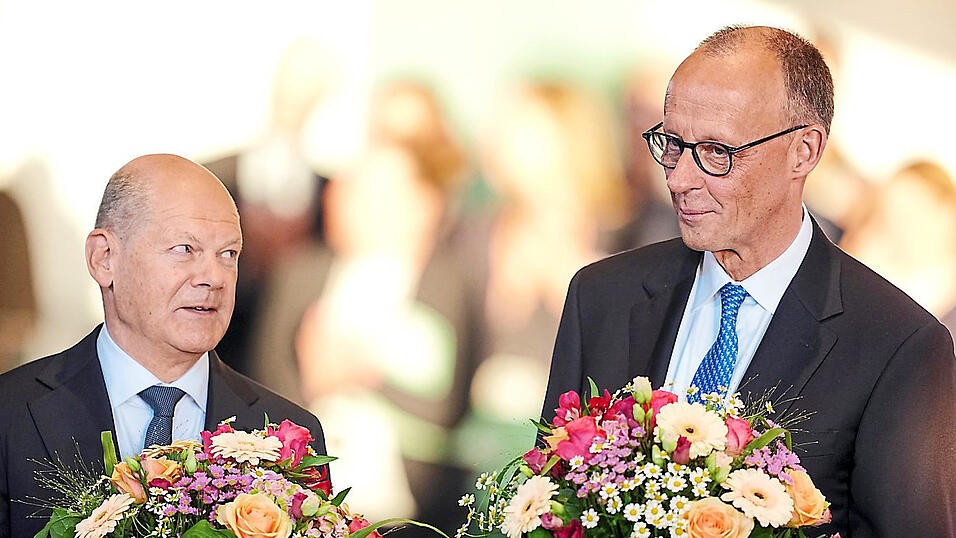 Friedrich Merz (CDU, r.) ist seit dem 6. Mai 2025 der zehnte Bundeskanzler der Bundesrepublik Deutschland. Sein Vorg&auml;nger Olaf Scholz hat eine SPD hinterlassen, die nun wieder ein Profil suchen muss.