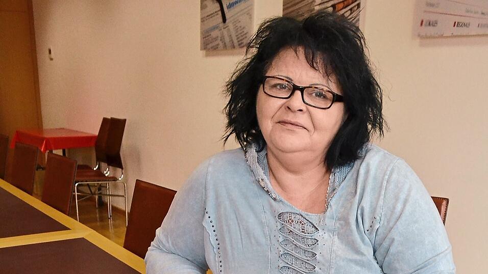 Über Facebook wurde Petra Reinhardt auf 'Fridays gegen Altersarmut' aufmerksam. Jetzt veranstaltet sie dazu eine Mahnwache in Landshut. Über Facebook wurde Petra Reinhardt auf 'Fridays gegen Altersarmut' aufmerksam. Jetzt veranstaltet sie dazu eine Mahnwache in Landshut.