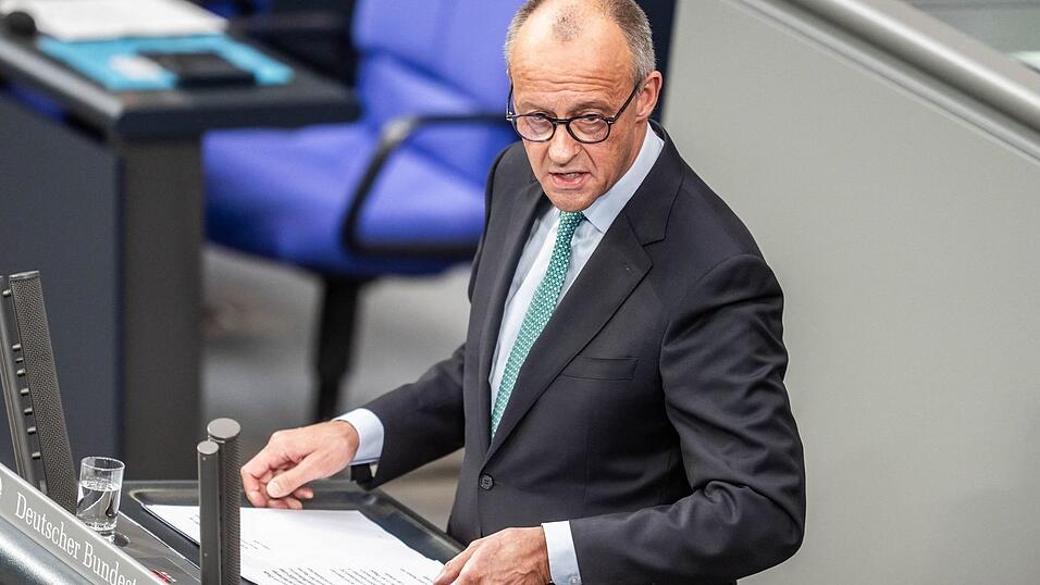 Merz spricht in seiner Regierungserklärung auch die AfD direkt an. Merz spricht in seiner Regierungserklärung auch die AfD direkt an.