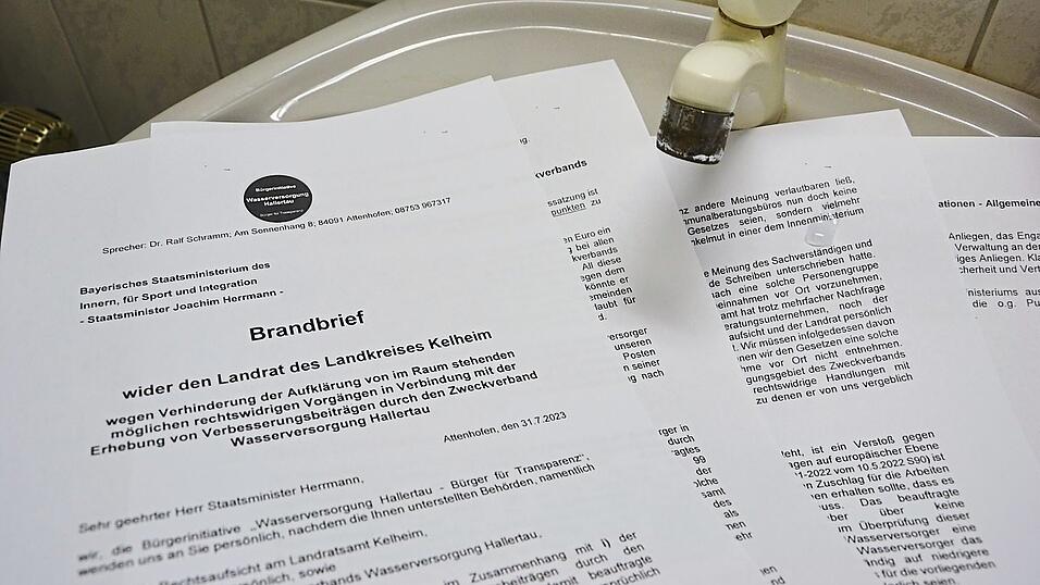 Einen 'Brandbrief' hat die B&uuml;rgerinitiative 'Wasserversorgung Hallertau - B&uuml;rger f&uuml;r Transparenz' an das Bayerische Innenministerium geschickt.
