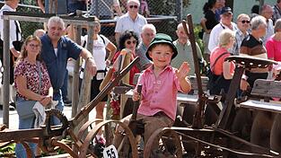 „Landwirtschaft und Handwerk damals“: Unter diesem Motto stand der große Festzug durch die Straßen Bad Kötztings. „Landwirtschaft und Handwerk damals“: Unter diesem Motto stand der große Festzug durch die Straßen Bad Kötztings.