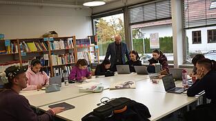 Auch praktische Übungen gehören zur Ausbildung.
