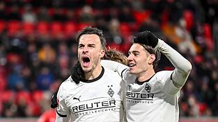 Für Gladbachs Stürmer Haris Tabakovic (l) lief es zuletzt prächtig.