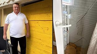 Den Zugang von der Terrasse in die Wohnung hat AfD-Stadtrat Norbert Högl provisorisch mit Holzbrettern gesichert (linkes Bild). Durch die zerstörte Terrassentür gelangte der Einbrecher in die Wohnung (rechts). Den Zugang von der Terrasse in die Wohnung hat AfD-Stadtrat Norbert Högl provisorisch mit Holzbrettern gesichert (linkes Bild). Durch die zerstörte Terrassentür gelangte der Einbrecher in die Wohnung (rechts).