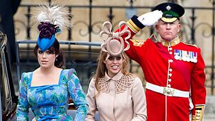 F&uuml;r ihre Hutauswahl wurden die beiden Prinzessinnen damals verspottet. (Archivbild)