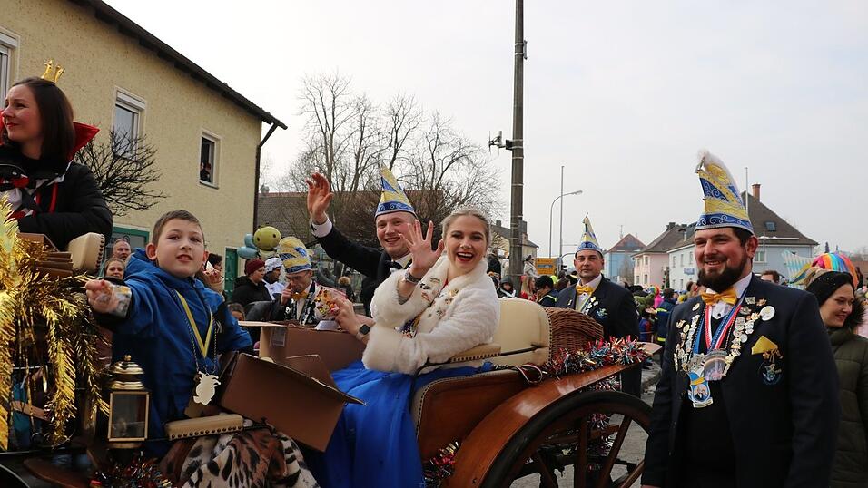 Beim Bogener Faschingsumzug war einiges geboten.