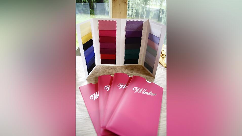 Klare, kr&auml;ftige und leuchtende Farben sind beim Wintertyp wichtig.