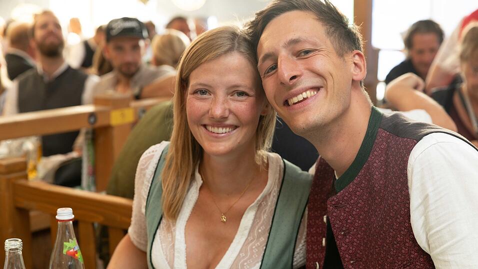 Die Partybilder vom Sonntag, 9. August, aus dem Festzelt Weckmann. Die Partybilder vom Sonntag, 9. August, aus dem Festzelt Weckmann.
