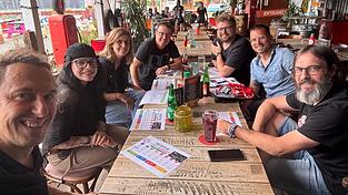 Die Jurymitglieder treffen sich zum ersten Mal im L.A. in Cham mit den Verantwortlichen des Kreisjugendrings Cham. Die Jurymitglieder treffen sich zum ersten Mal im L.A. in Cham mit den Verantwortlichen des Kreisjugendrings Cham.