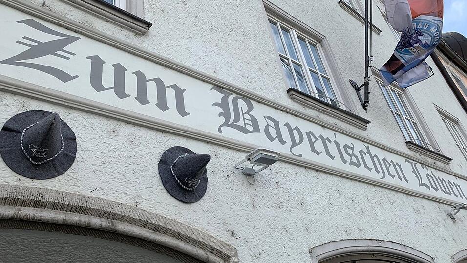Der 'Bayerische Löwe' am Ludwigsplatz und seine Betreiber fanden sich plötzlich inmitten einer politischen Auseinandersetzung wieder.
