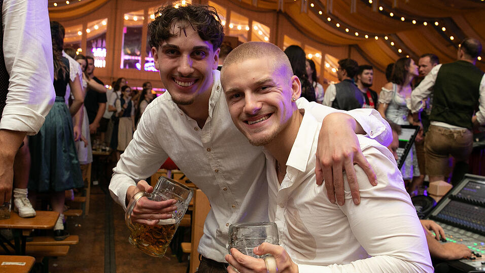 Die Partybilder vom Freitag, 15. August, aus dem Festzelt Reisinger. Die Partybilder vom Freitag, 15. August, aus dem Festzelt Reisinger.