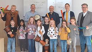 Die jungen Teilnehmer an der &bdquo;AG Musik&ldquo; legten gleich engagiert und lautstark los.