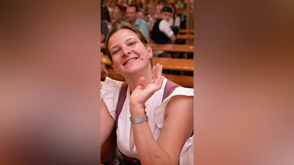 Die Partybilder vom Montag, 18. August, aus dem Festzelt Greindl. Die Partybilder vom Montag, 18. August, aus dem Festzelt Greindl.