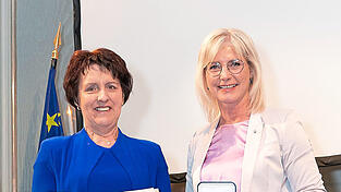 Auch Anna Heim überreichte sie persönlich die Staatsmedaille. Auch Anna Heim überreichte sie persönlich die Staatsmedaille.