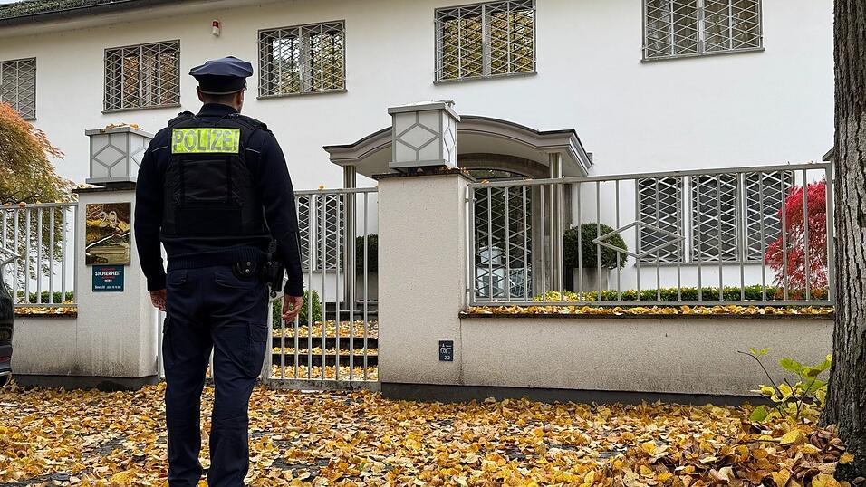 Die Polizei leitete ein Todesermittlungsverfahren ein.