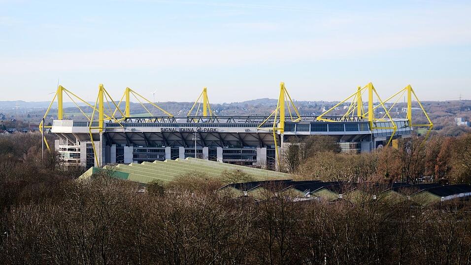 In Dortmund trifft am Samstagabend der BVB auf den FC Bayern. (Archivbild)