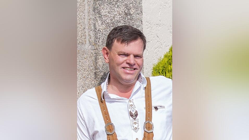 Walter Lorenz schafft Kunstwerke aus Holz.