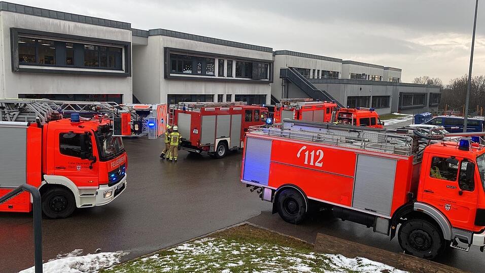 Brandstiftung hat das Feuer in einer Knabentoilette der Mittelschule Cham ausgelöst. Brandstiftung hat das Feuer in einer Knabentoilette der Mittelschule Cham ausgelöst.