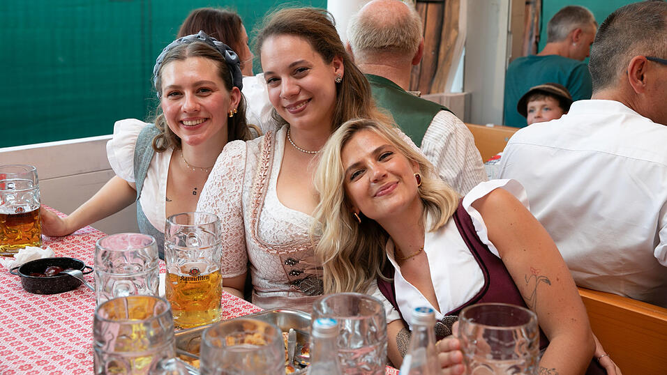 Die Partybilder vom Freitag, 8. August, aus dem Festzelt Greindl. Die Partybilder vom Freitag, 8. August, aus dem Festzelt Greindl.