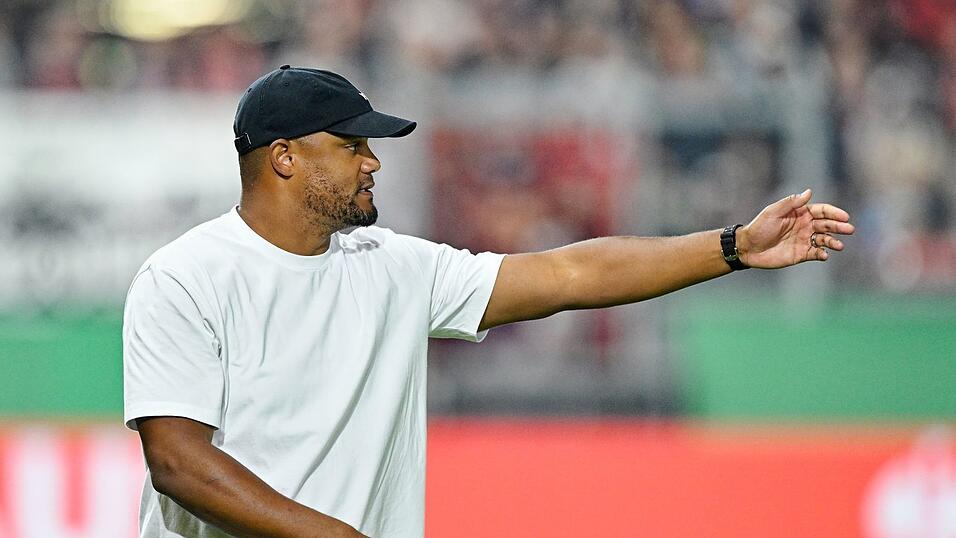 Trainer Vincent Kompany war mit dem Pokal-Auftritt des FC Bayern in Wiesbaden nicht zufrieden.