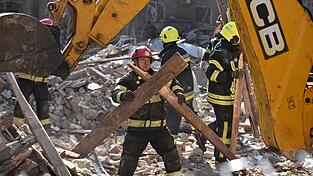 Auch aus Dnipro wurden schwere Explosionen gemeldet.