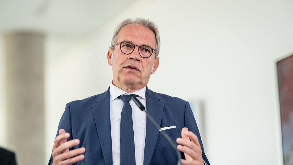 Thüringens SPD-Chef Georg Maier will die Parteigremien befragen. Thüringens SPD-Chef Georg Maier will die Parteigremien befragen.