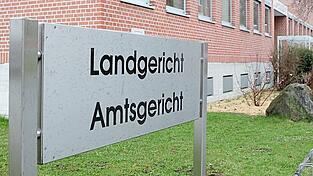 Ein 35-Jähriger ist am Donnerstag vor Gericht zu zwei Jahren und vier Monaten Haft verurteilt worden.