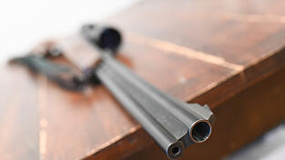 Die Polizei bittet darum, gefundene Waffen nicht pers&ouml;nlich vorbeizubringen und stattdessen die Waffenbeh&ouml;rde oder Polizei telefonisch zu verst&auml;ndigen. (Symbolbild)&nbsp;