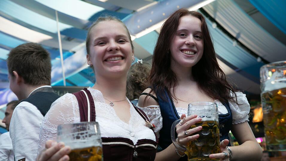 Die Partybilder vom Sonntag, 17. August, aus dem Festzelt Wenisch. Die Partybilder vom Sonntag, 17. August, aus dem Festzelt Wenisch.