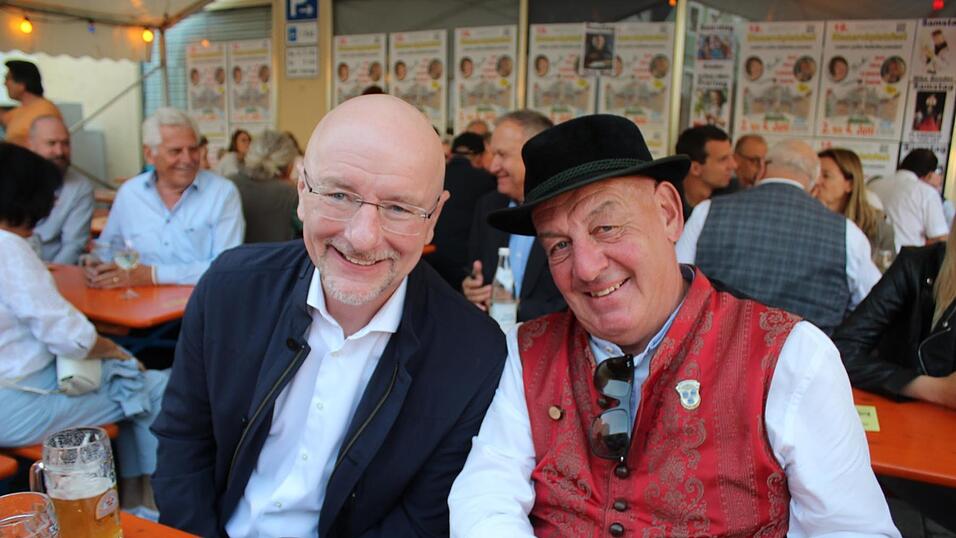 Viele Landshuter genossen ihren Freitagabend auf dem Bismarckplatzfest.