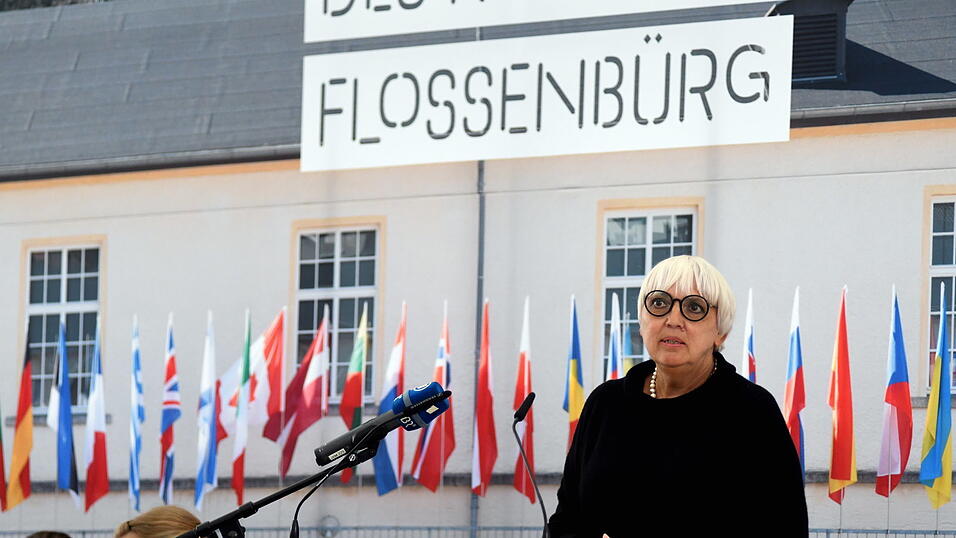 Claudia Roth spricht beim ebenfalls beim Gedenktag am Sonntag in der KZ-Gedenkstätte Flossenbürg. Claudia Roth spricht beim ebenfalls beim Gedenktag am Sonntag in der KZ-Gedenkstätte Flossenbürg.