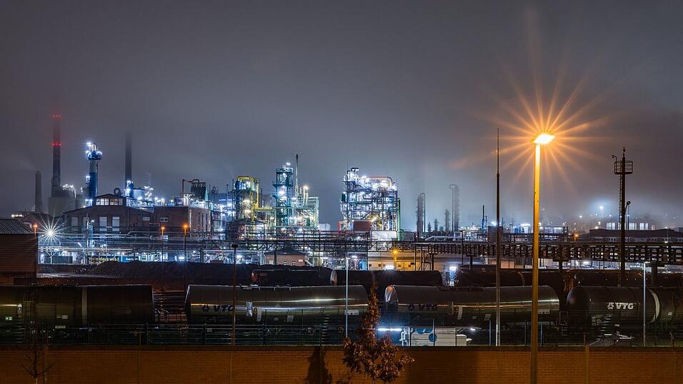 Zum Jahresende ist die deutsche Wirtschaft einer ersten Sch&auml;tzung zufolge wieder etwas in Schwung gekommen.