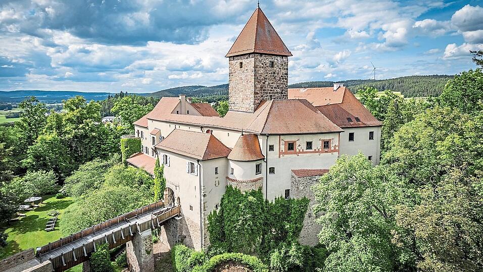 Die Burg ist das steinerne Wahrzeichen der Marktgemeinde Wernberg-K&ouml;blitz.