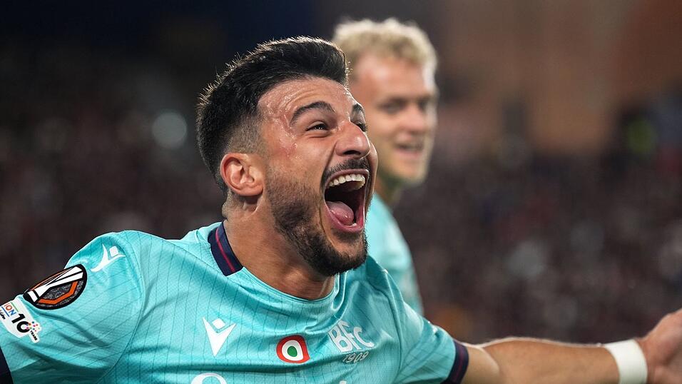 Bolognas Riccardo Orsolini jubelt nach dem Führungstreffer.