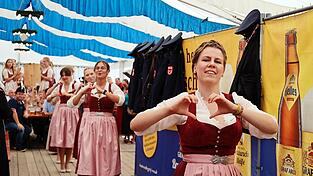 Showeinlage der Festmädchen Showeinlage der Festmädchen