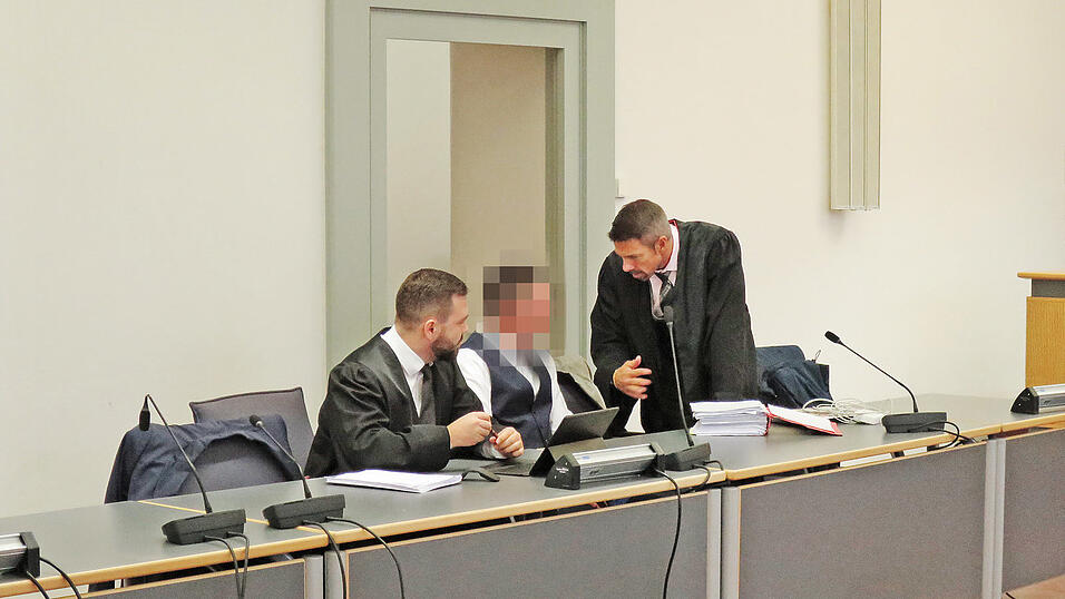 Die Verteidiger handelten mit dem Gericht und der Staatsanwaltschaft eine Verst&auml;ndigung aus: Gest&auml;ndnis gegen mildernde Umst&auml;nde.