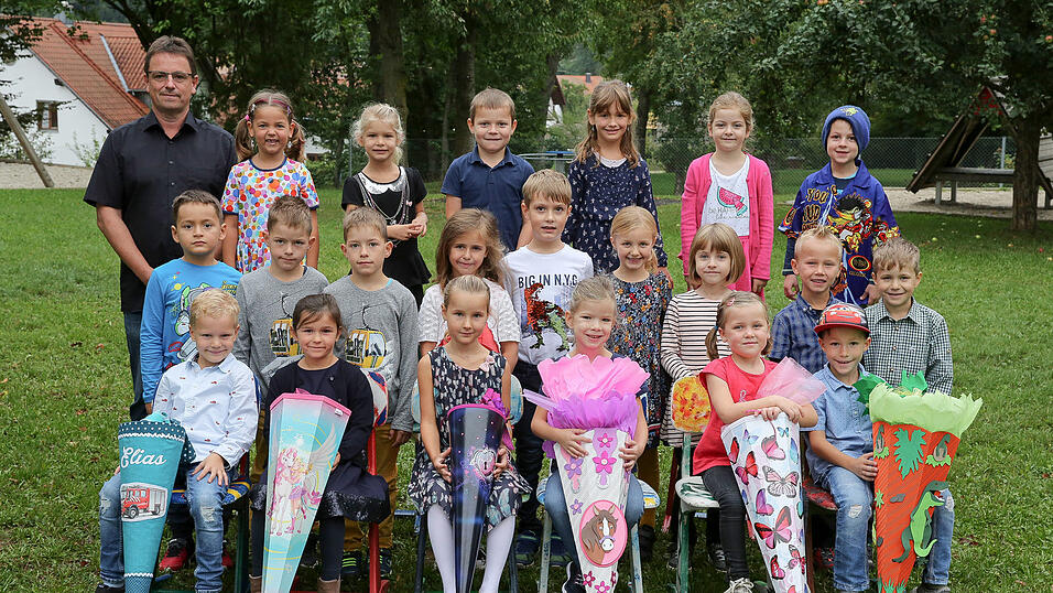 Die Schüler der 1b werden in der Außenstelle in Mettenbach unterrichtet. Die Schüler der 1b werden in der Außenstelle in Mettenbach unterrichtet.