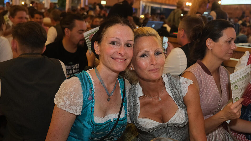 Die Partybilder vom Dienstag, 15. August 2023, aus dem Festzelt Weckmann.