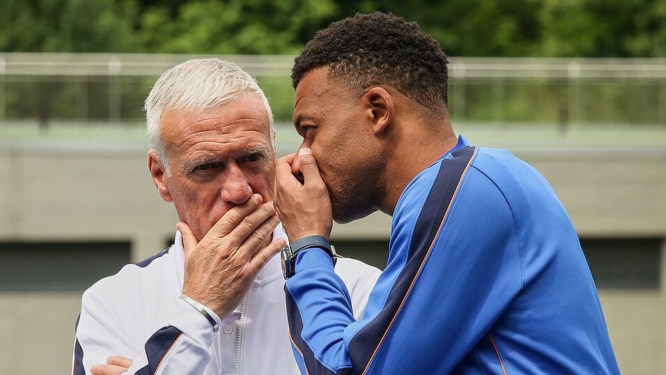 Diesmal kann Deschamps seinem Torj&auml;ger Kylian Mbapp&eacute; keine Anweisungen von der Seitenlinie geben. (Archivbild)