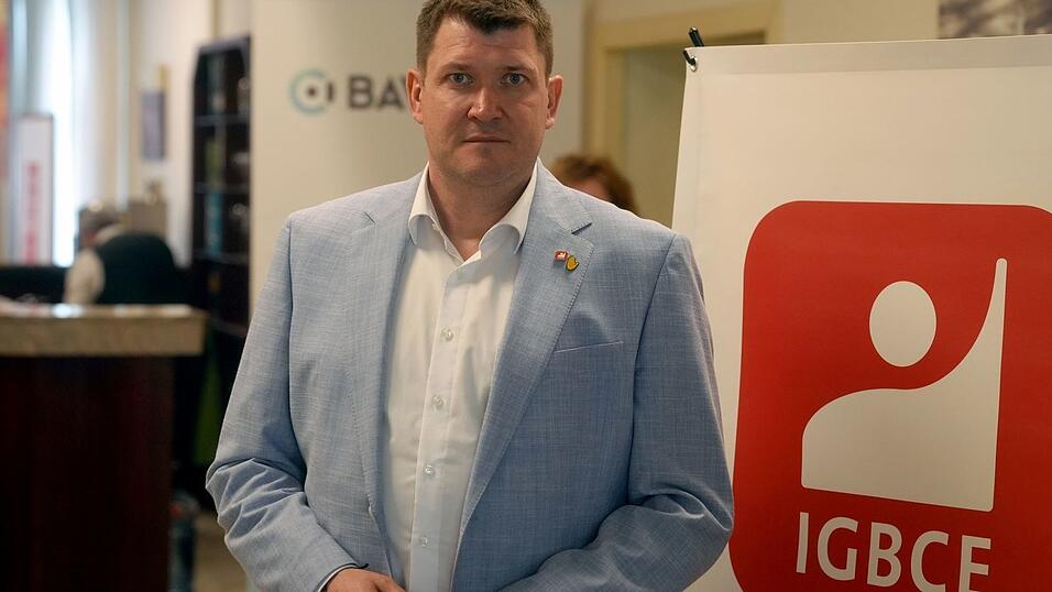 Oliver Heinrich, Verhandlungsf&uuml;hrer der IG BCE, sieht nun die Unternehmen in der Pflicht (Archivbild)