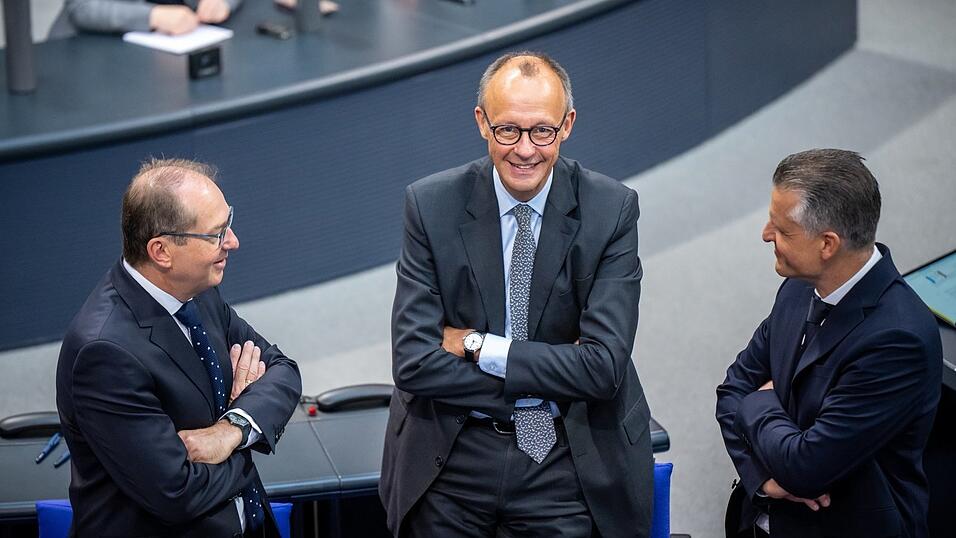 Friedrich Merz (M.) mit Thorsten Frei (r.) und Alexander Dobrindt. Beide gelten sehr wahrscheinlich als gesetzt in einer neuen Regierung.