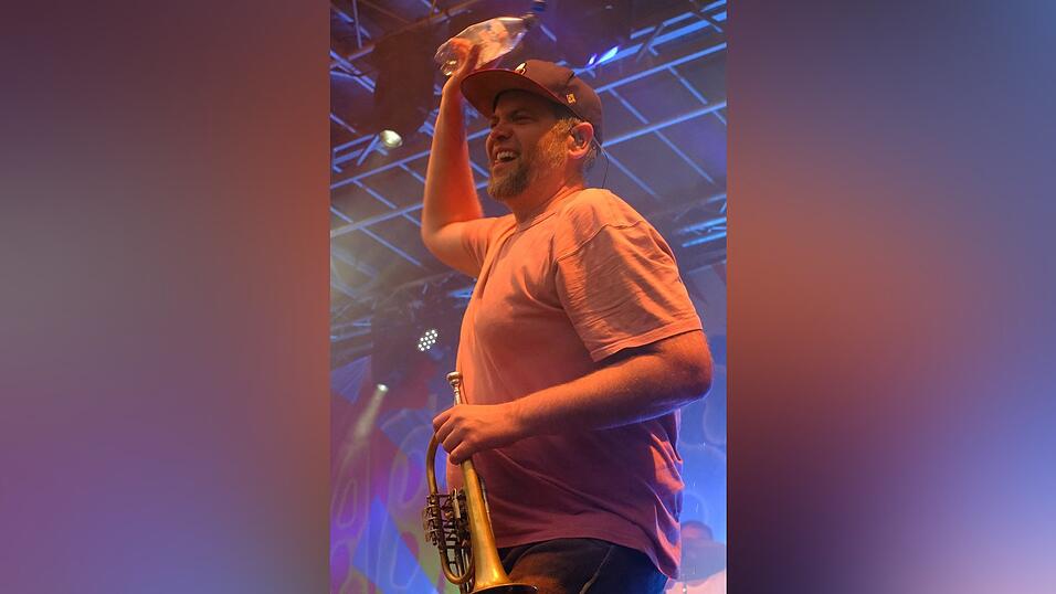 LaBrassBanda begeisterte am Donnerstagabend das Publikum in Straubing.