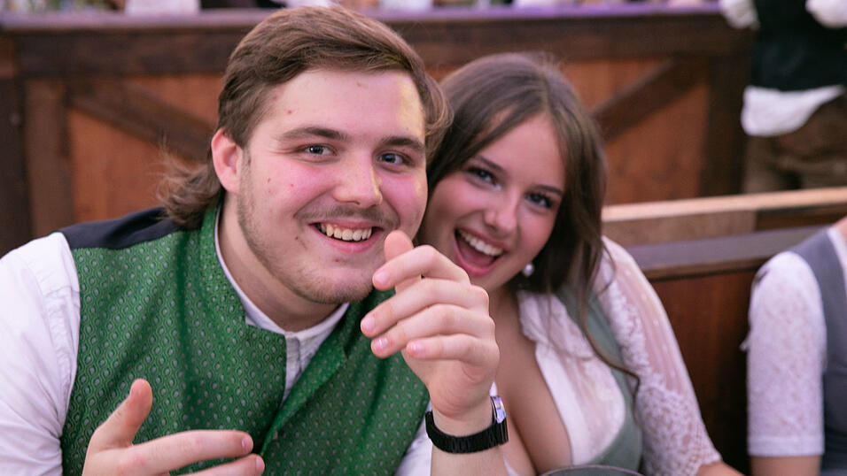 Die Partybilder vom Montag, 11. August, aus dem Festzelt Wenisch. Die Partybilder vom Montag, 11. August, aus dem Festzelt Wenisch.