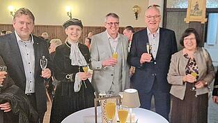 Zum Trenckkranzl kamen auch Bezirkstagspr&auml;sident Franz L&ouml;ffler und B&uuml;rgermeister Wolfgang K&uuml;rzinger.