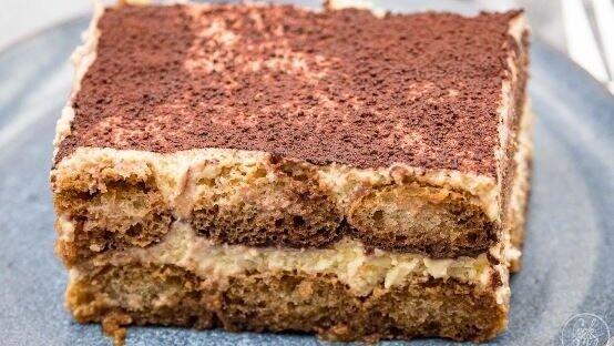 Das klassische Tiramisu - eine Nachspeise, die nicht nur an Urlaub erinnert, sondern auch noch sehr lecker schmeckt.