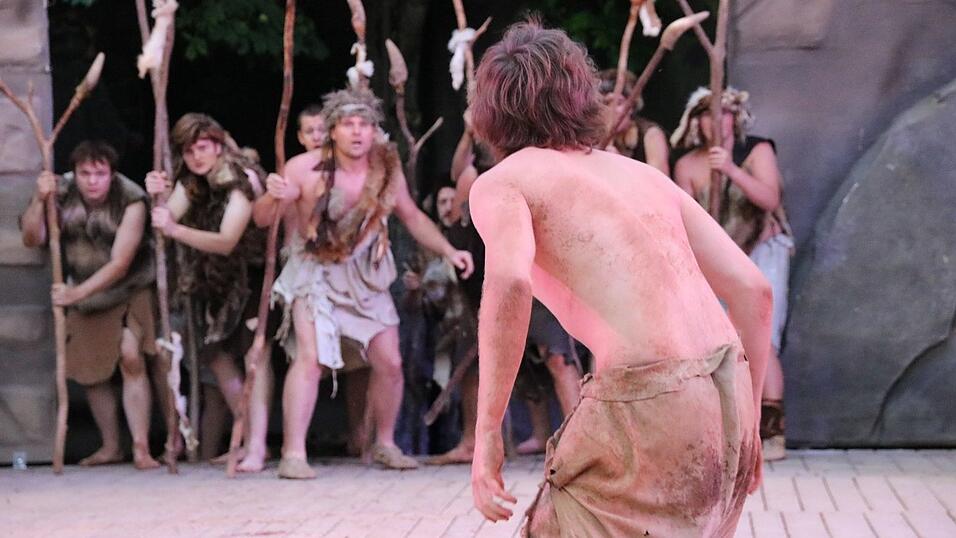 Bilder der Gruppe 'Gr&uuml;n' des Drachenstich-Festspiels.