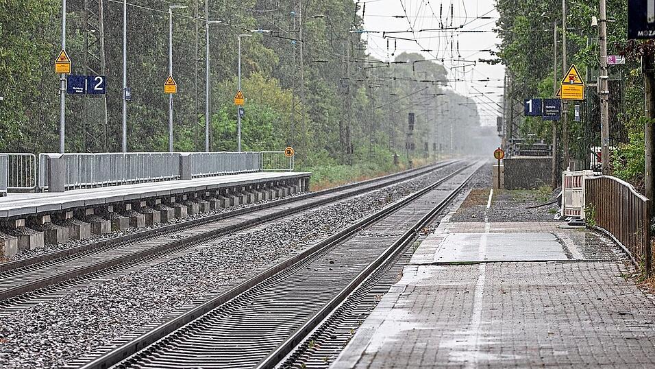 Bundestagsabgeordneter Peter Aumer lud zum Digitaldialog unter dem Motto 'Regional-Stadtbahn Regensburg - Ausstieg an der Stadtgrenze oder Weiterfahrt in die Region' ein. Bundestagsabgeordneter Peter Aumer lud zum Digitaldialog unter dem Motto 'Regional-Stadtbahn Regensburg - Ausstieg an der Stadtgrenze oder Weiterfahrt in die Region' ein.