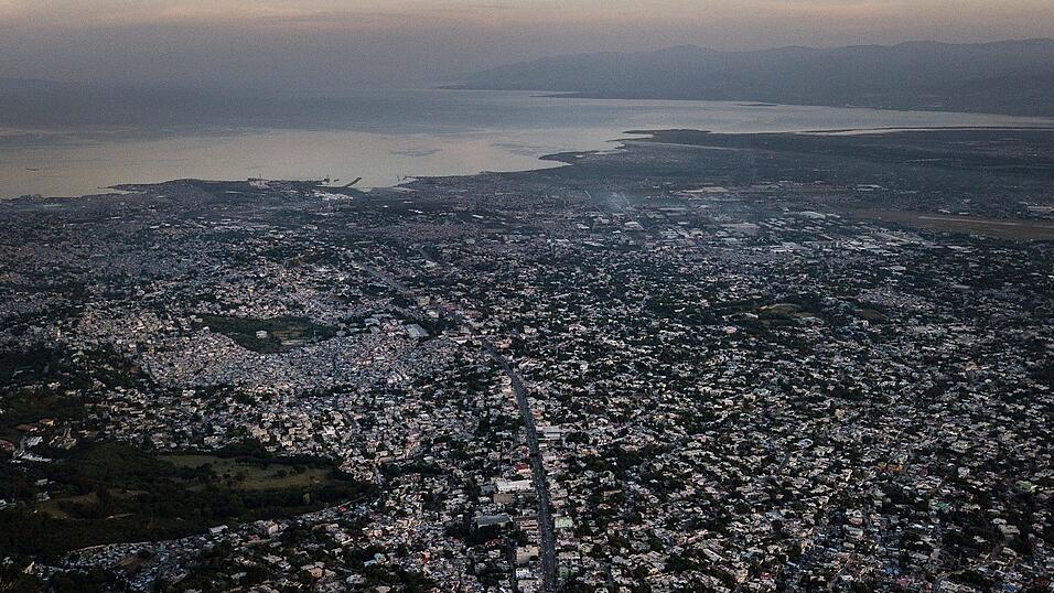 Blick auf Port-au-Prince. Auf Haiti ist es am Samstag zu einem Erdbeben gekommen (Symbolbild). Blick auf Port-au-Prince. Auf Haiti ist es am Samstag zu einem Erdbeben gekommen (Symbolbild).
