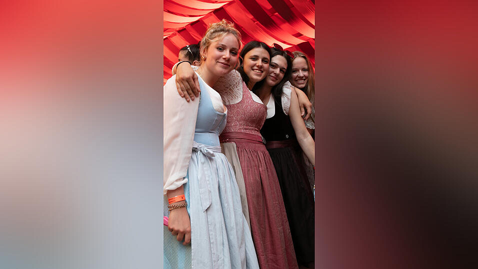 Die Partybilder vom Donnerstag, 14. August, aus dem Festzelt Wenisch. Die Partybilder vom Donnerstag, 14. August, aus dem Festzelt Wenisch.