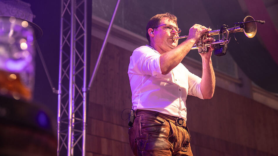 Die Partybilder vom Samstag, 16. August, aus dem Festzelt Weckmann. Die Partybilder vom Samstag, 16. August, aus dem Festzelt Weckmann.